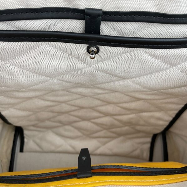 Sac Alphin Backpack MM Black Backpack in Goyardine canvas, calf, Silver hardware - Image 7