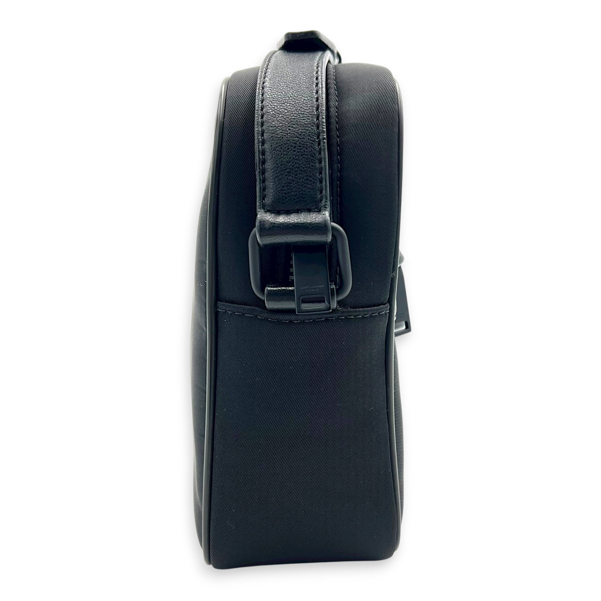 Others Messenger Black in Nylon, Matte black hardware - Image 4