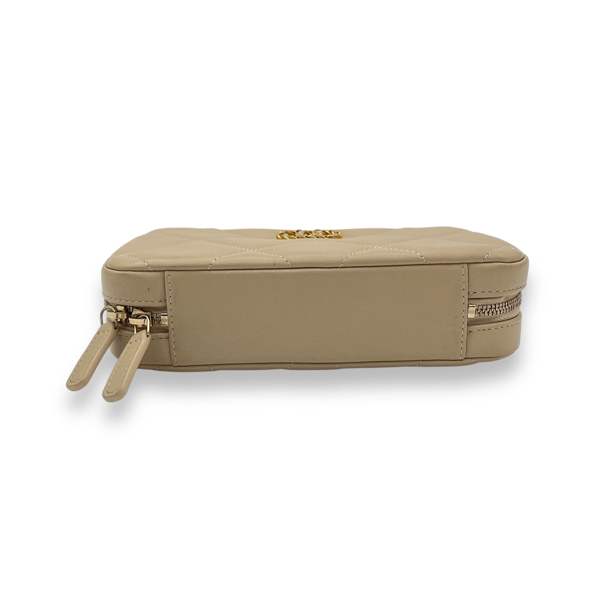 C19 Beige Clutch With Chain Camera Bag in Lambskin, Mixed hardware - Image 6