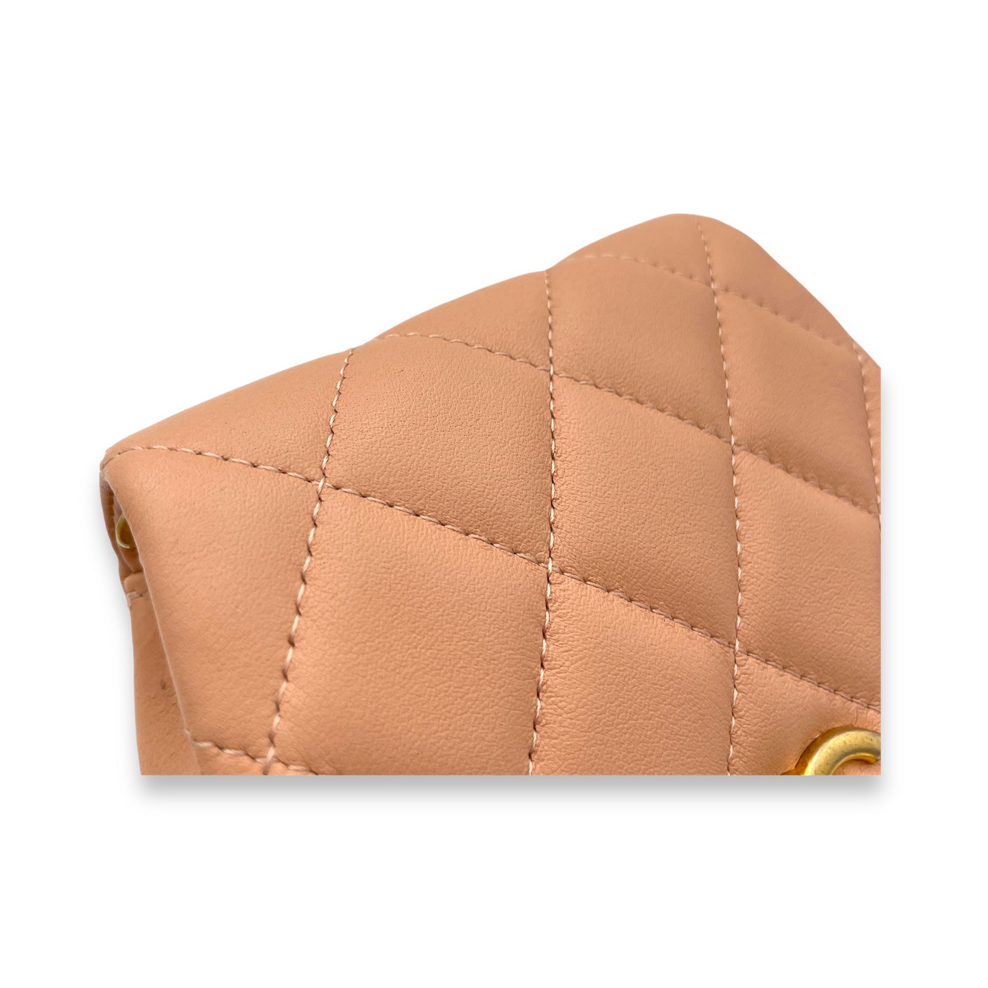 Chain Clutch Mini Beige Crossbody Bag in Lambskin, Gold hardware - Image 7