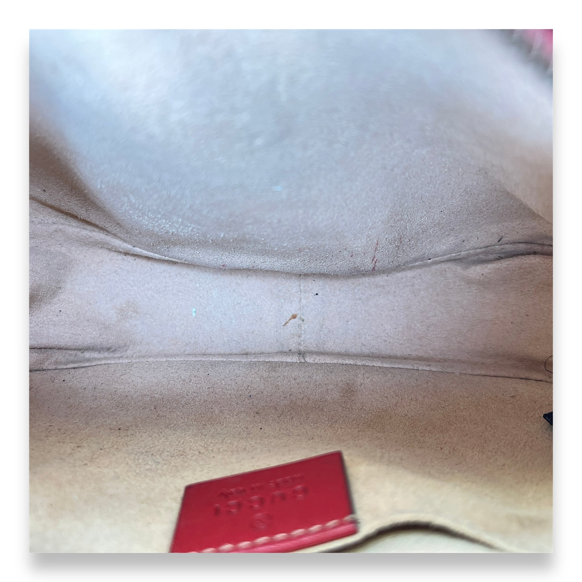 GG Marmont NA Crossbody Bag Red in Calfskin, Gold - Image 12