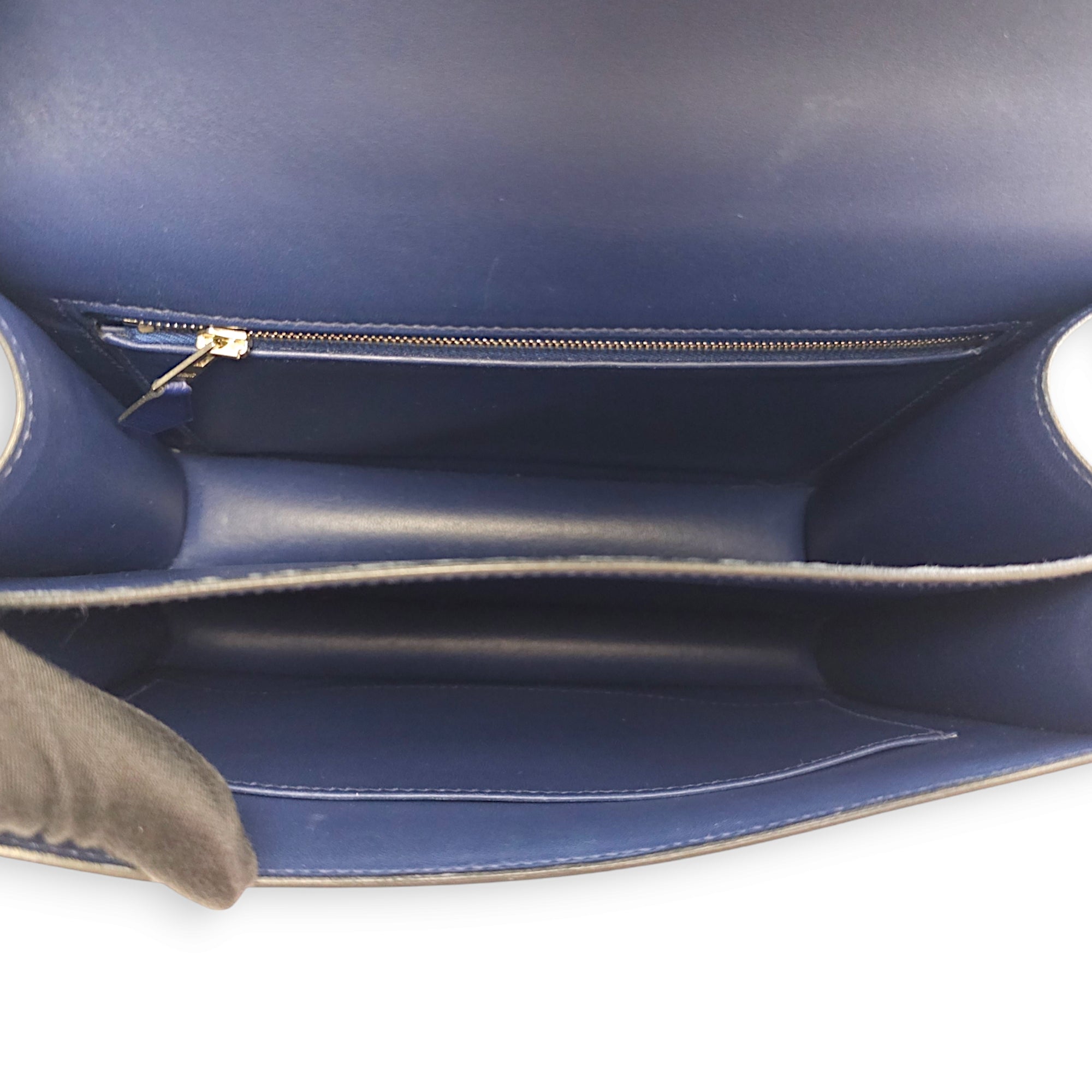 Constance 24 Blue Sapphire in Epsom, Palladium hardware - Image 10