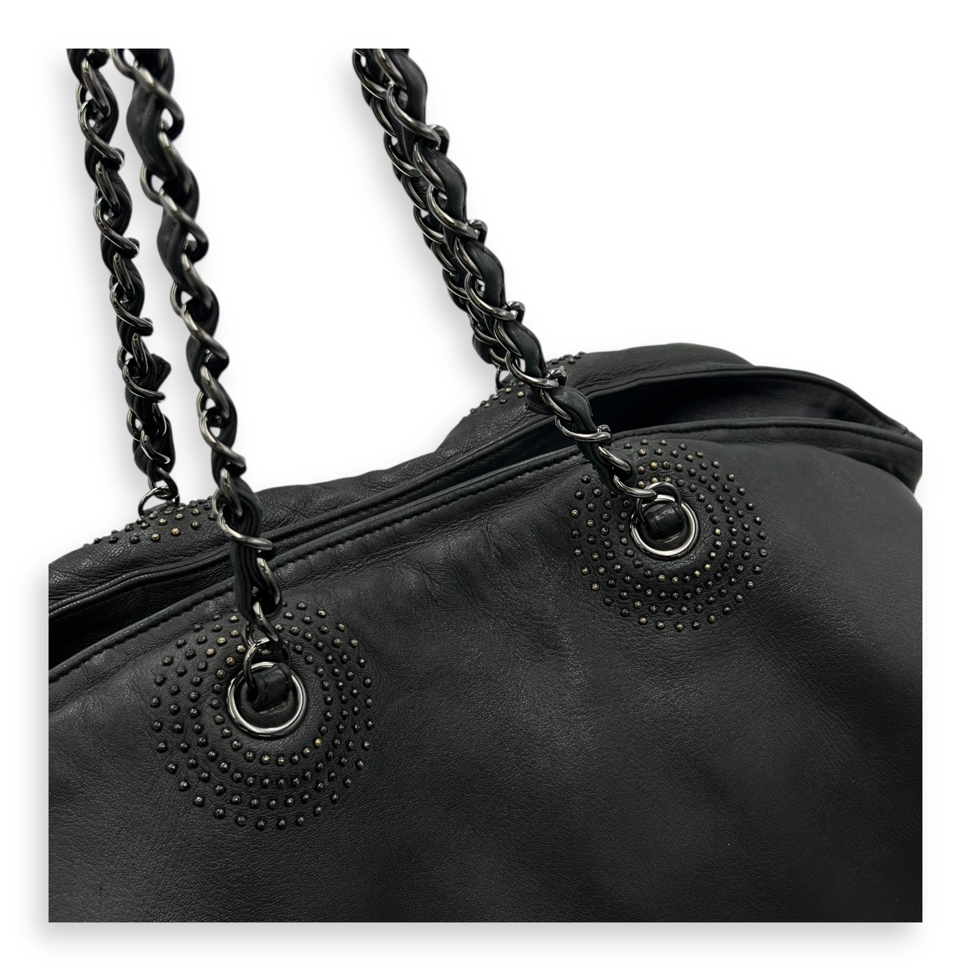 CC Black Shoulder Bag in Lambskin, Silver hardware - Image 7