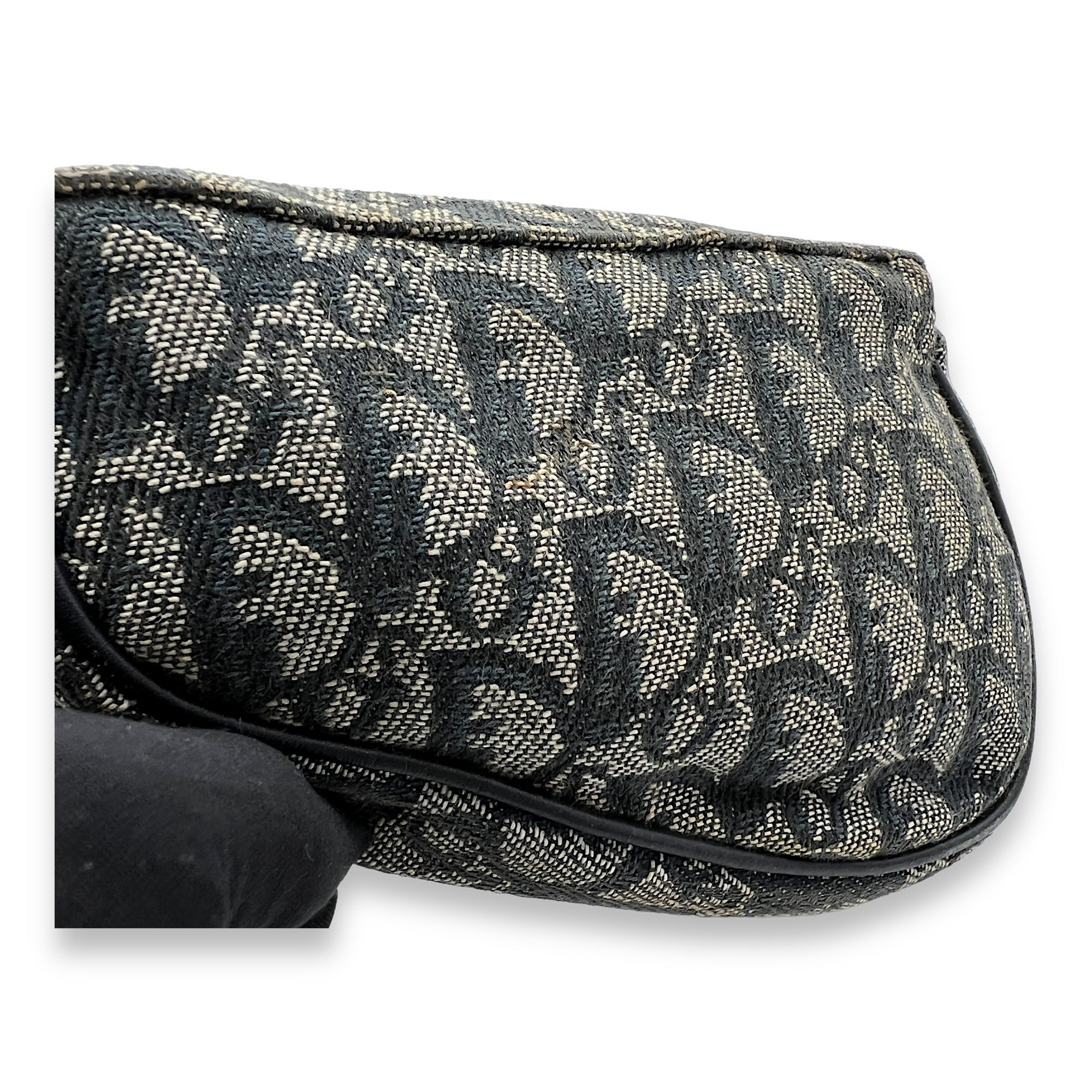 Saddle Pouch Blue in Jacquard, Gold hardware - Image 9