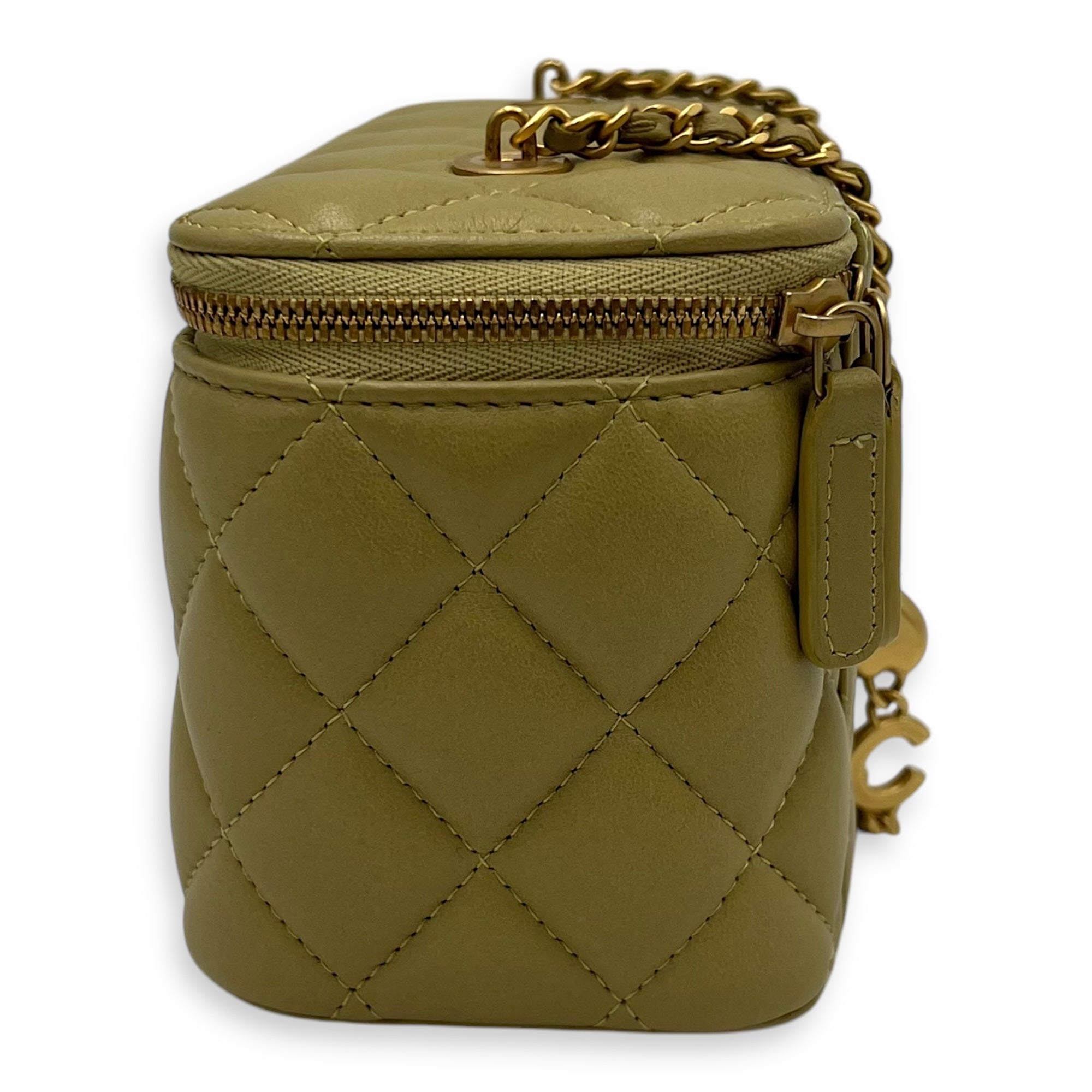CC Green Vanity Bag in Lambskin, Gold hardware - Image 4
