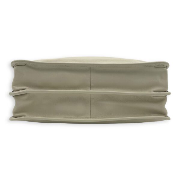 Horsebit 1955 Top Handle Bag White in Calfskin, Gold hardware - Image 6