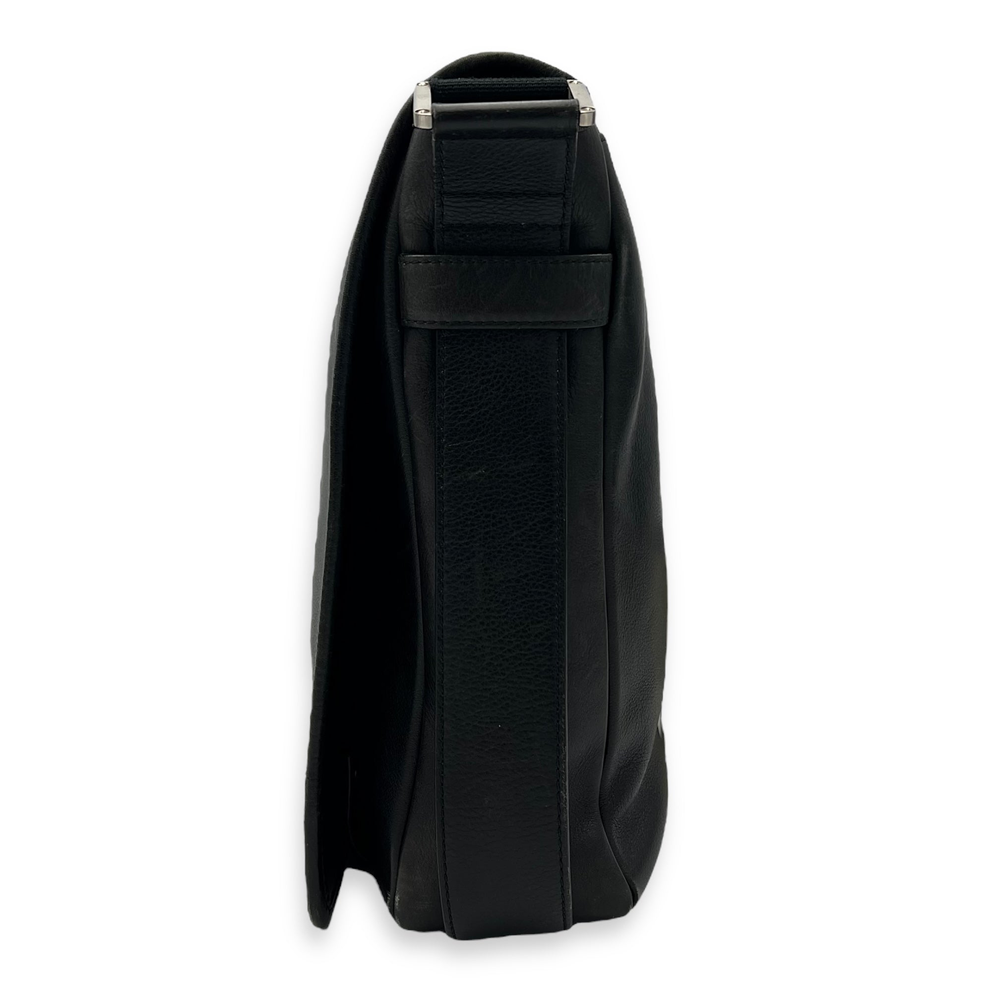 Vintage Crossbody Bag Black in Calfskin, Silver hardware - Image 5